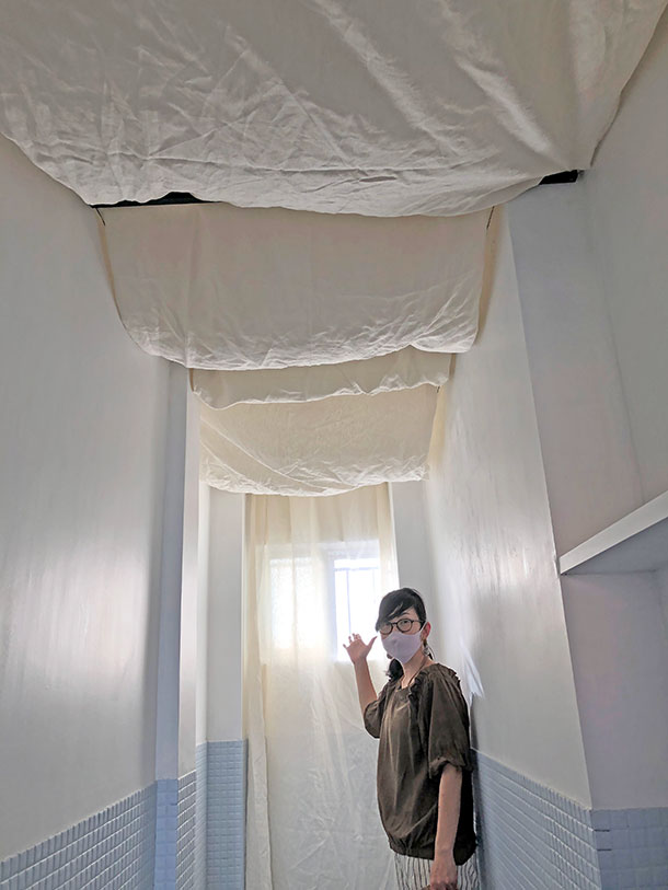 古いビルの元浴室を 使える部屋にリノベーション その５ 床の塗装と天井布掛けで完成 フェリシモ女子diy部ブログ