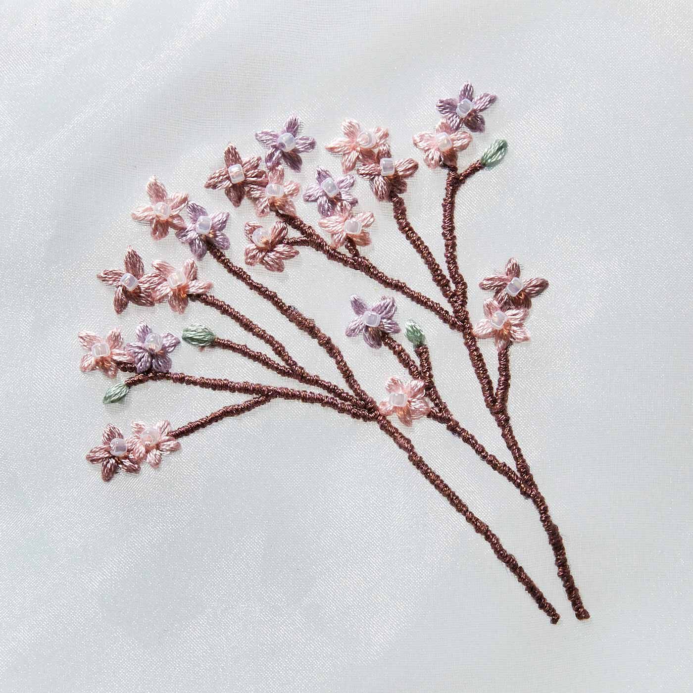 Real Stock|透かして眺めて撮りたくなる お花のオーガンジー刺しゅう|6：いつまでも満開の桜