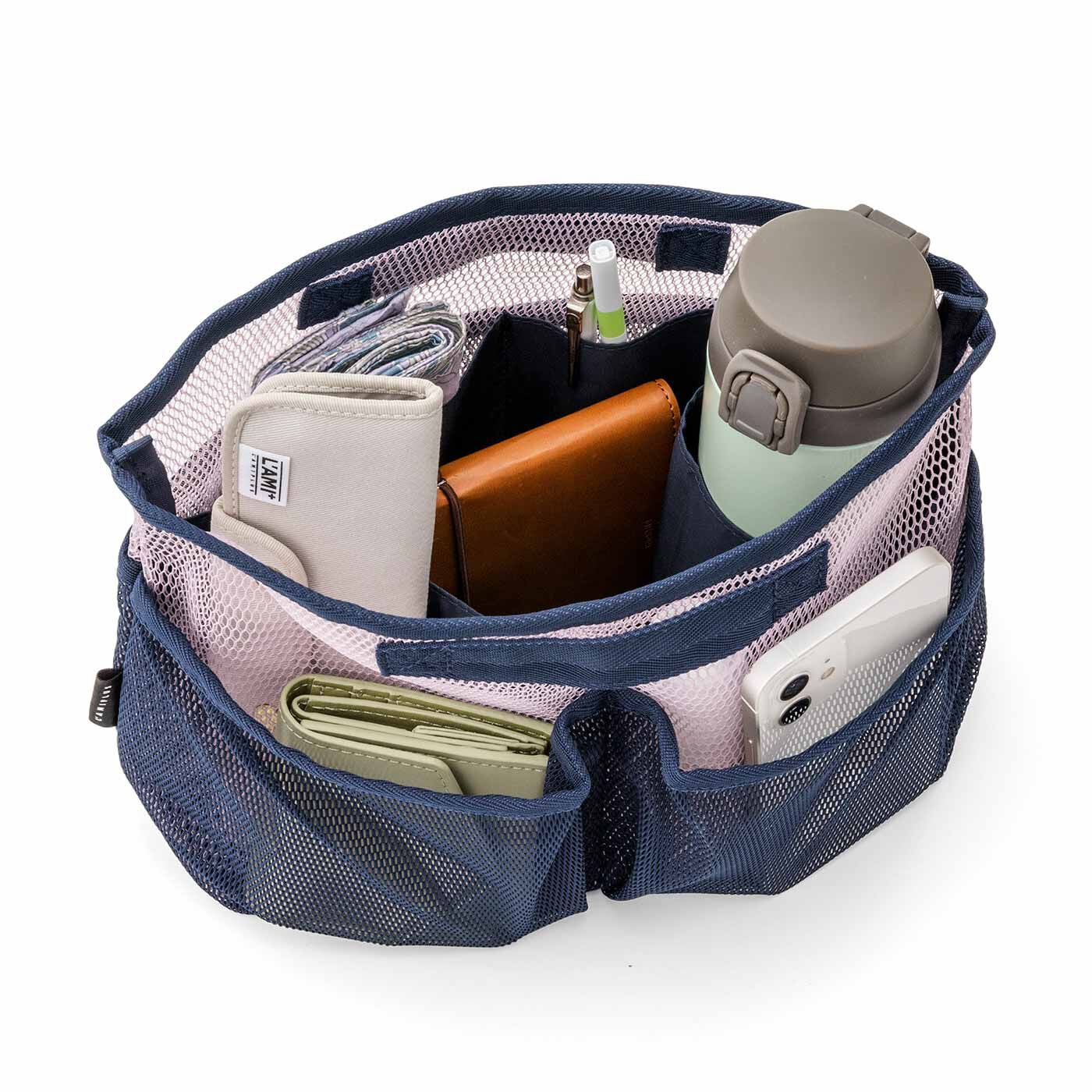 Real Stock|ラミプリュス　やわらかメッシュで荷物を見える化 しっかり自立する 軽やかインナーバッグ|裏にはフラットポケット付き。前にはまちありポケット。