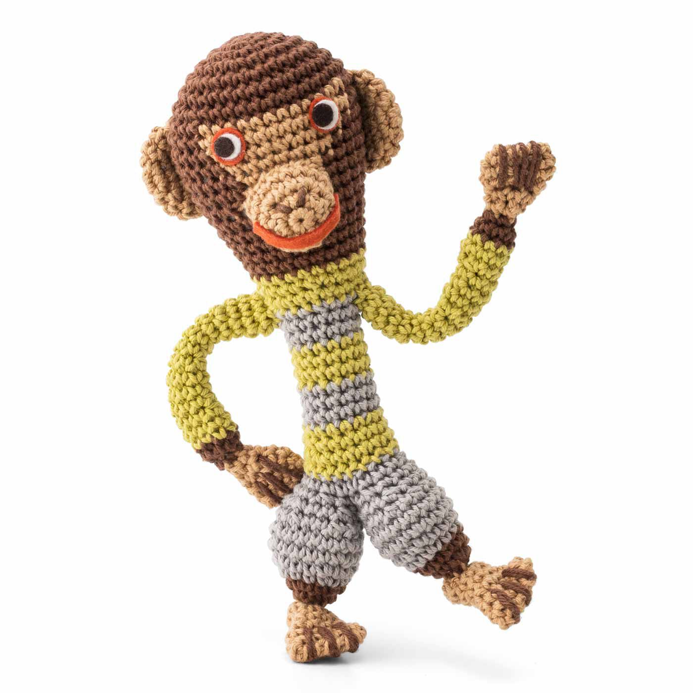 Real Stock|フランス生まれのヴィラージュ仲間 ChibiRuさんのかぎ針編みぐるみ|3：チンパンジーのマエル　いたずら大好き。いつも誰かをからかっては、ぴょこたんと逃げていく。