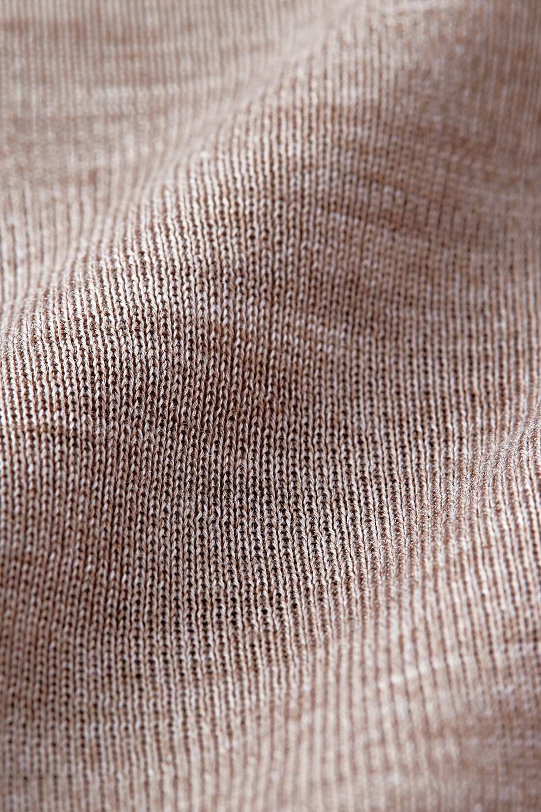 IEDIT|シルク100％　フライス編みでやさしくからだに沿う　フレンチ袖インナートップスの会【おはだが気になるみんなへ】|やわらかなシルク100％のフライス編み。アウター感覚の杢（もく）調カラーも魅力。