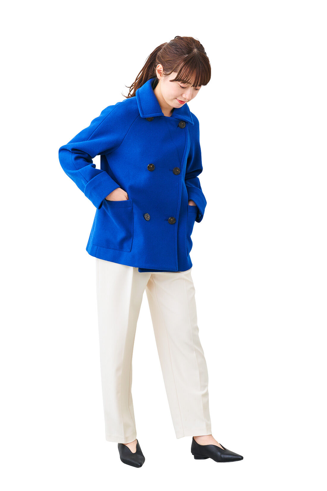 IEDIT|IEDIT[イディット]　着映えカラーのショート丈こなれPコート〈ロイヤルブルー〉|モデル身長：163cm　着用サイズ：M