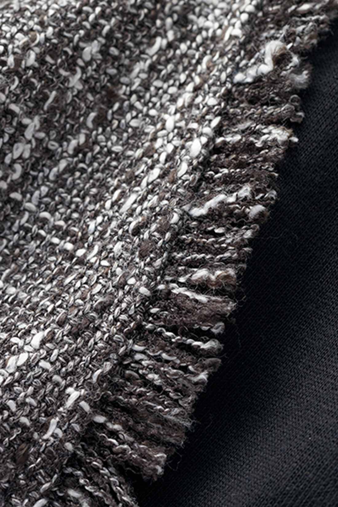 IEDIT|IEDIT[イディット]　こなれコーデがかなう ツイードベストと長袖ロゴTシャツのセット|数種の糸で表情豊かに織り上げたツイード素材。　ネックやアームホールまわりのフリンジがこなれた印象に。