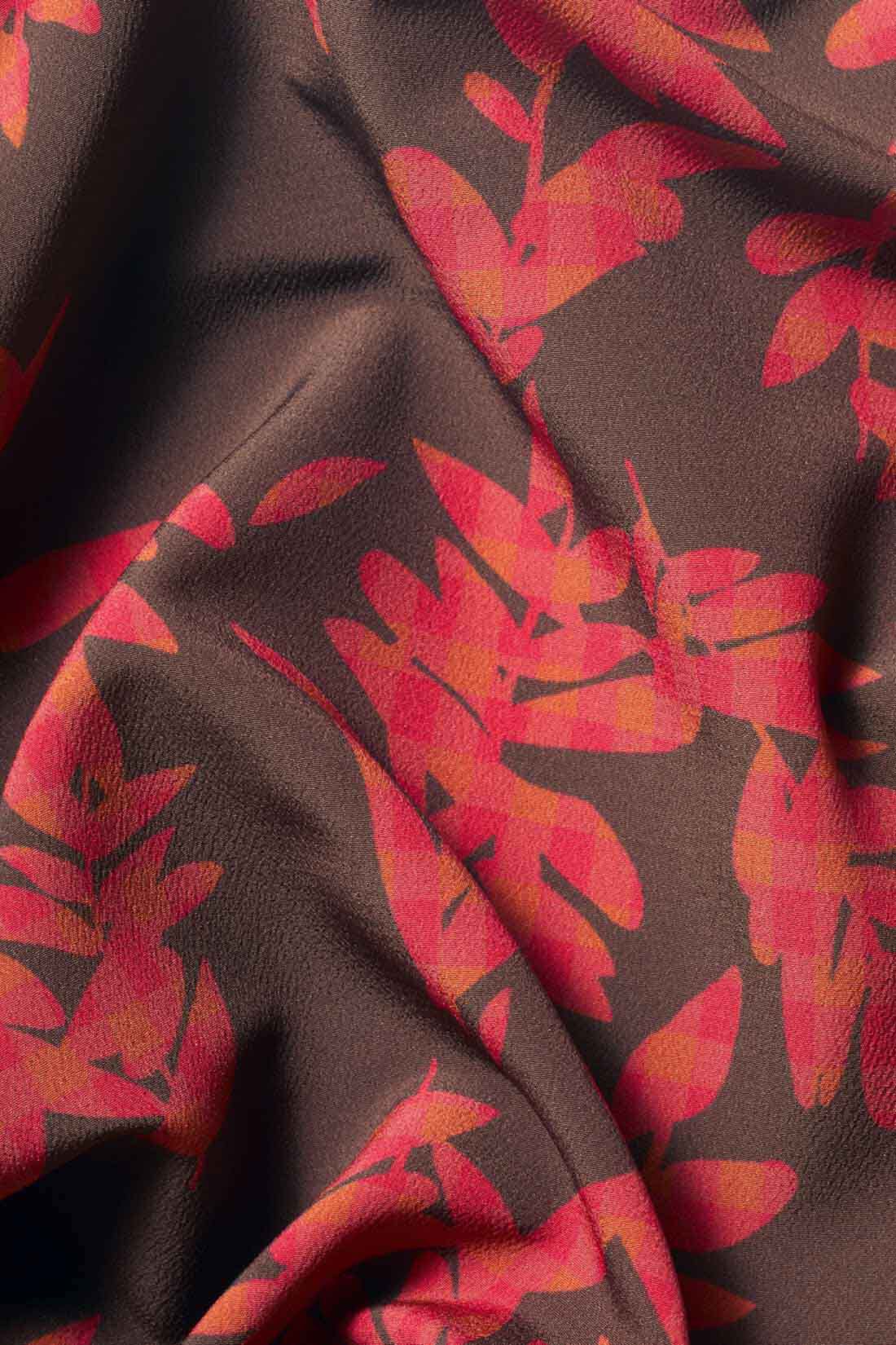 IEDIT|IEDIT[イディット]　タックスリーブトップスとボタニカルプリントスカートの着映えセット|SKIRT：細かいシボ感と落ち感の美しい素材に、オリジナルのボタニカル柄をプリント。