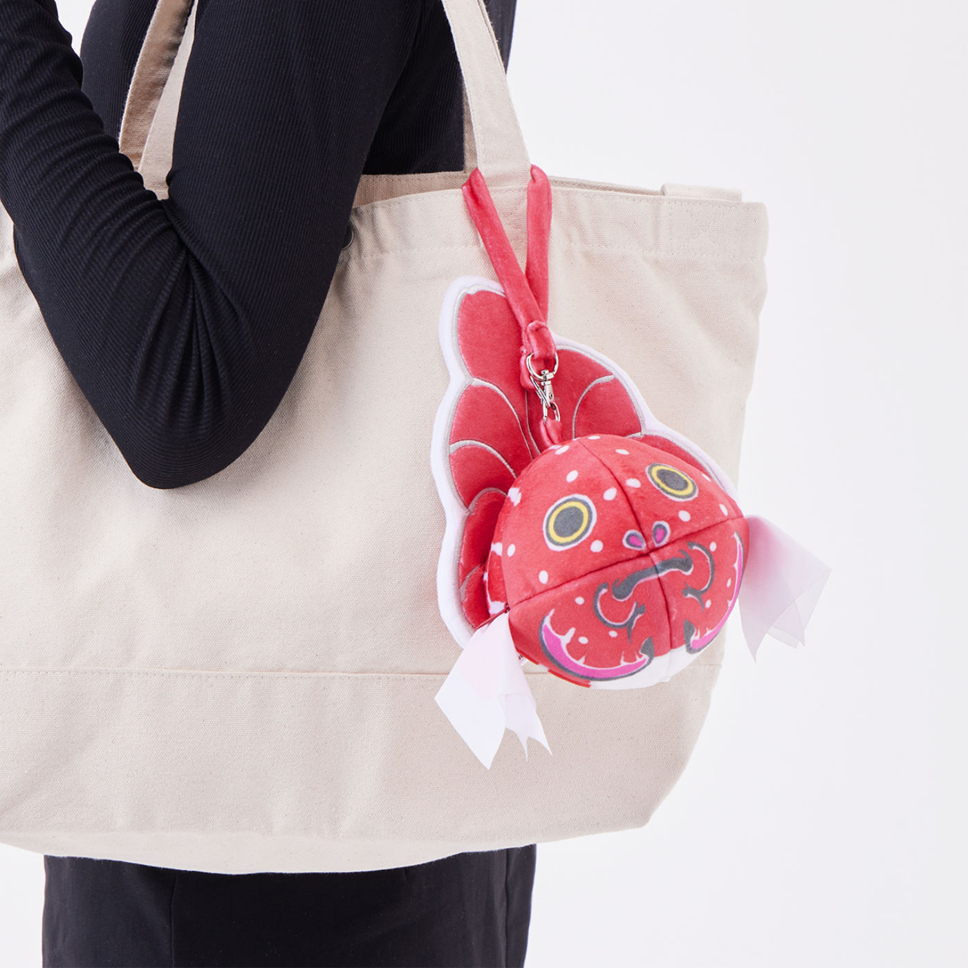 YOU+MORE!|YOU+MORE!　いつでもお祭り気分　青森の伝統工芸士とつくった金魚ねぷたポーチ|バッグの持ち手に取り付けてお出かけできます。