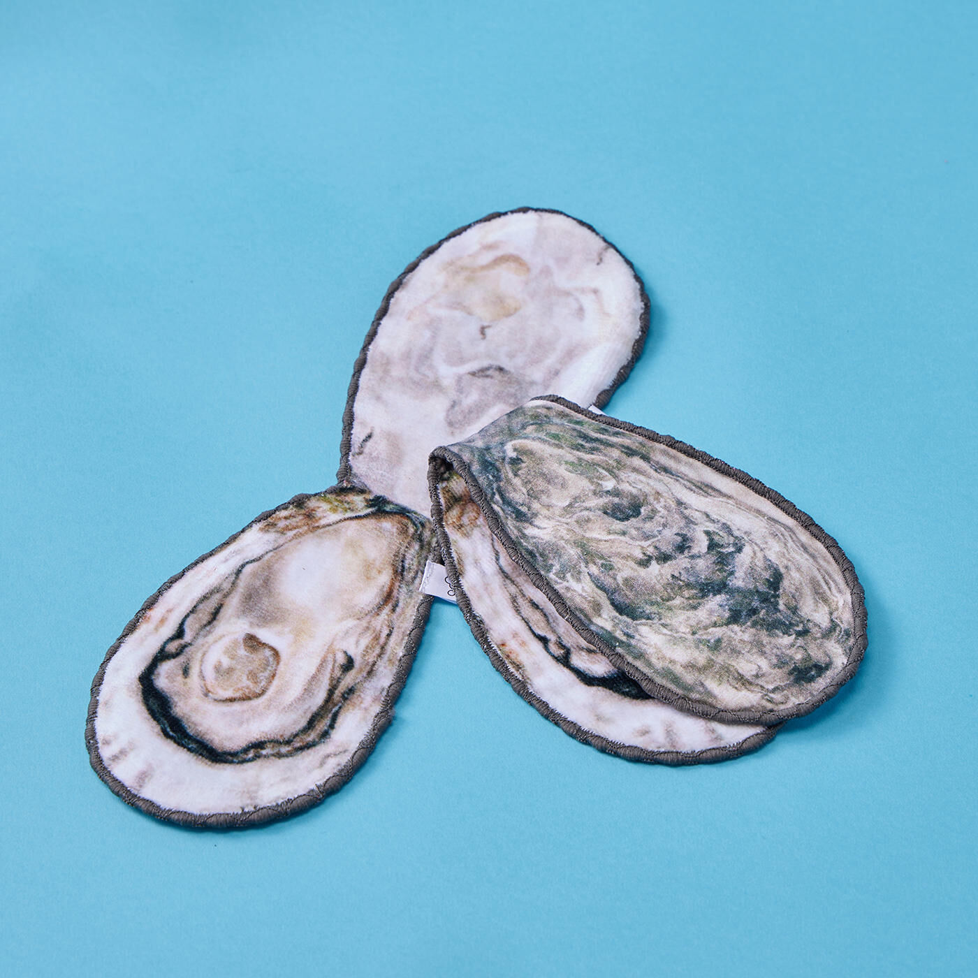 YOU+MORE! | 海の幸をポケットにパカっと開く牡蠣ハンカチ