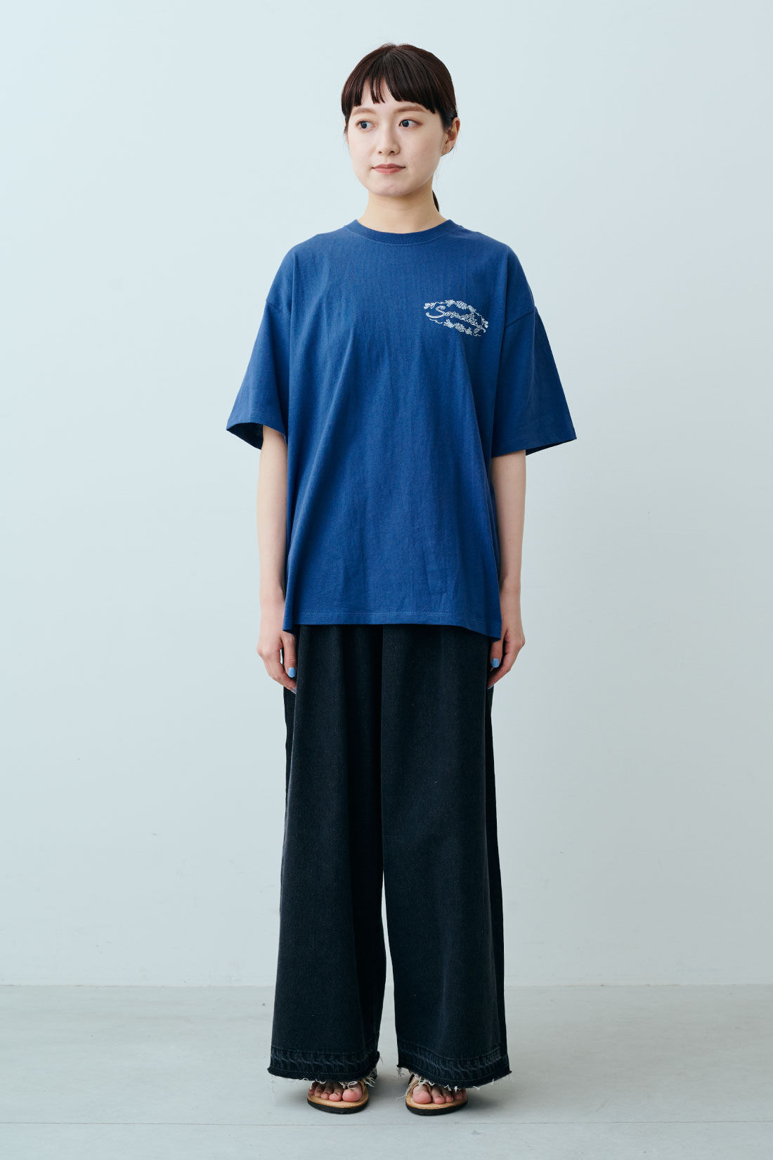 fashion special|【WEB限定・特急便】　SOMETHING BANDANA PRINT TEE H/S|1：ネイビー　モデル身長：163cm