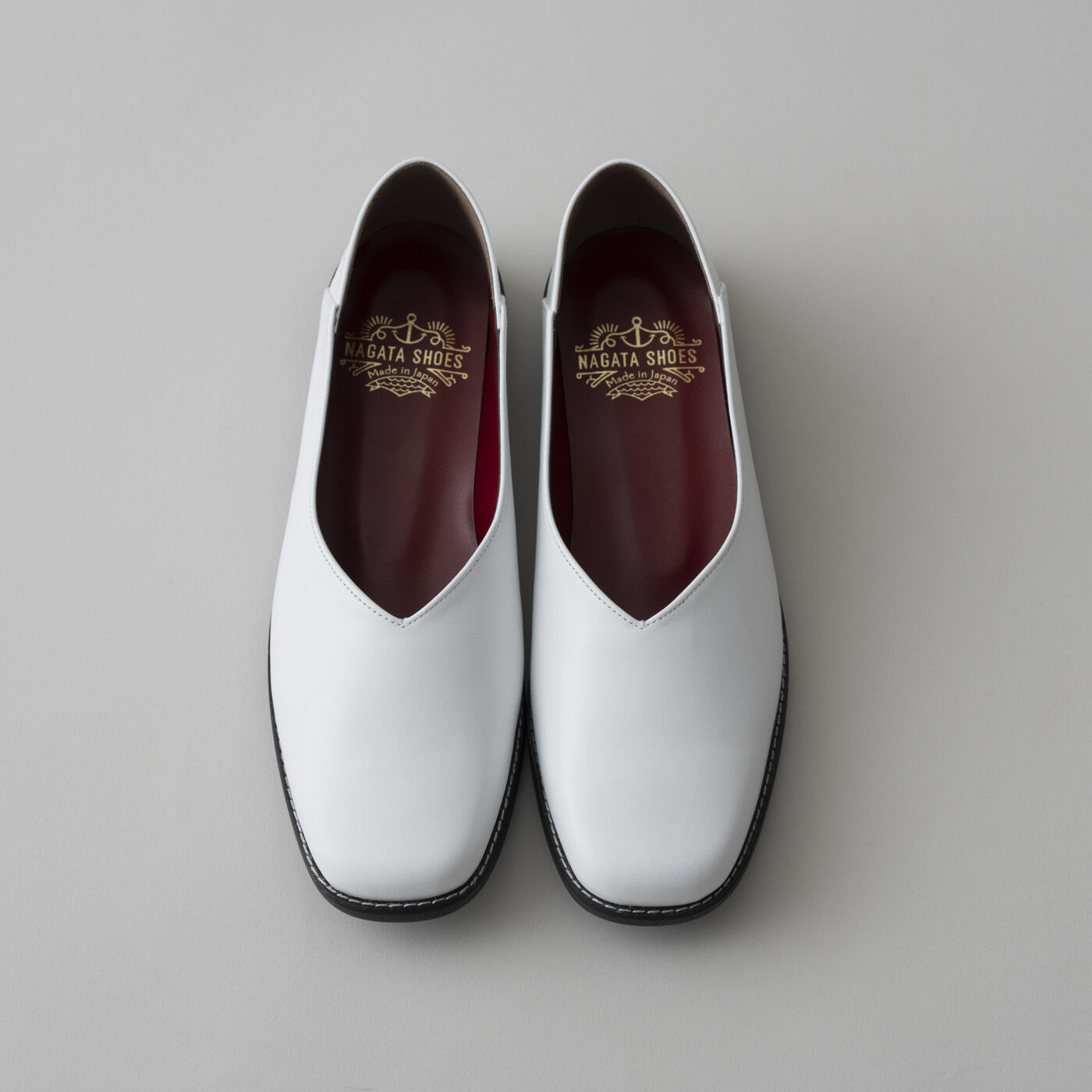 ＆Stories|長田の靴メーカーと作った　職人本革のスクエアノーズシューズ〈ホワイト〉|日本職人プロジェクトシリーズでもっとも多い8サイズ（22?25.5cm）展開。
