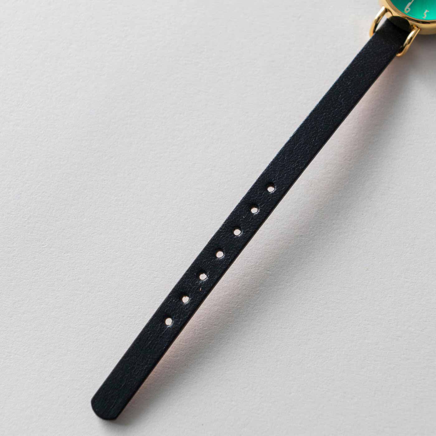 ＆Stories|金沢の時計職人が手掛けた　聖なる森の翠色に見惚れる腕時計〈ブラック〉|ベルトは内周約13.5?17.5cm（7段階調節可能）、幅約0.7cm。