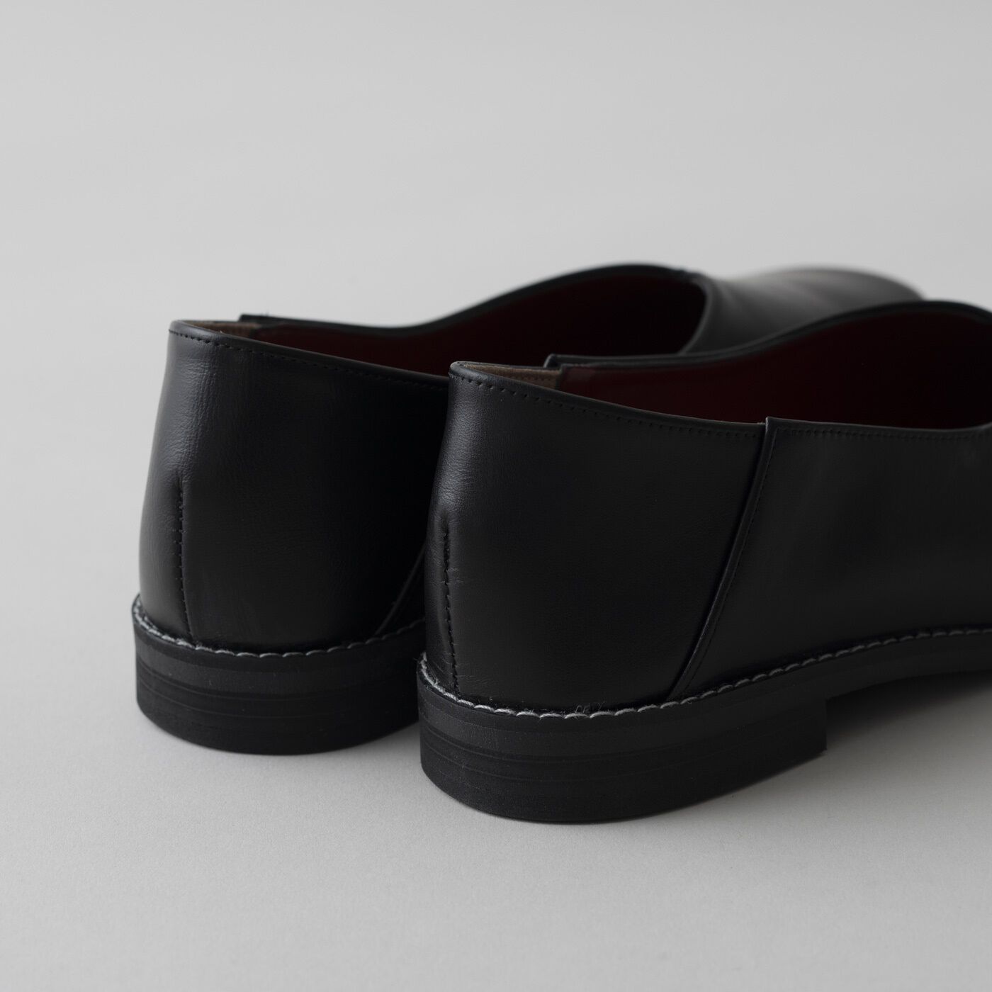 ＆Stories|長田の靴メーカーと作った　職人本革のスクエアノーズシューズ〈ブラック〉|ほどよいヒール高と疲れにくいクッション性で、機能面もばっちり。