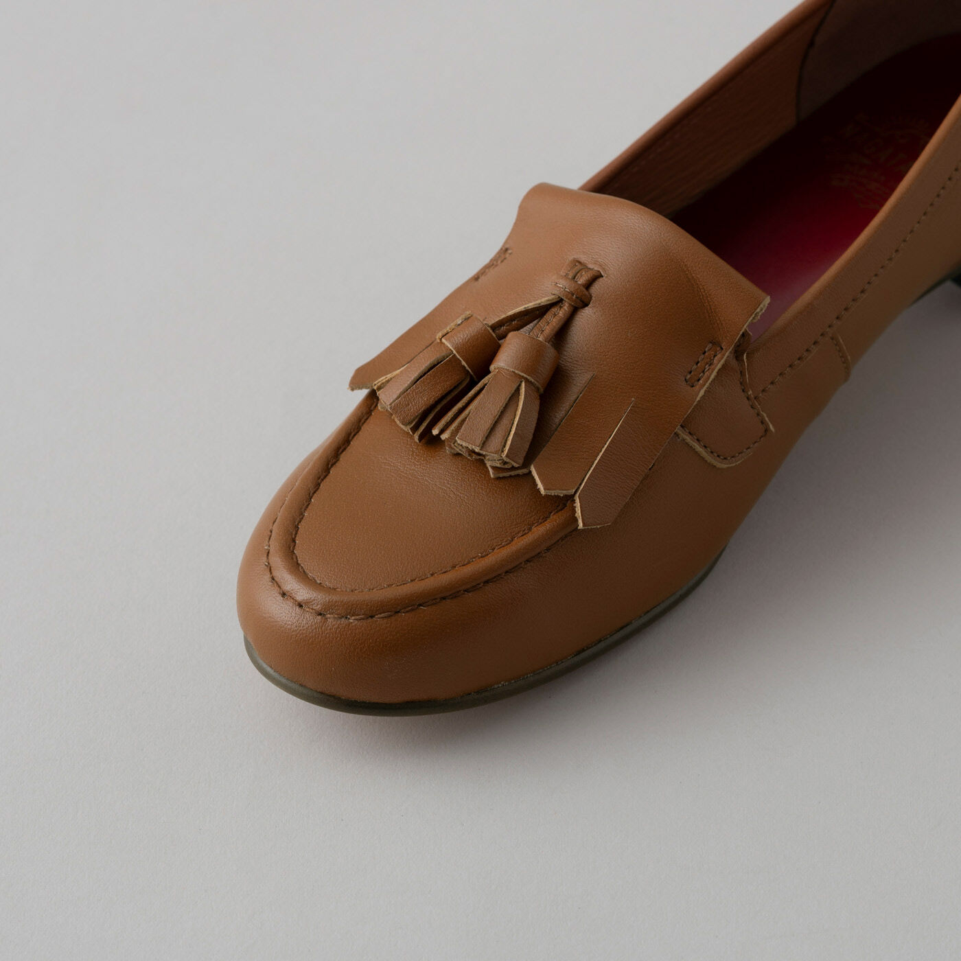 ＆Stories|長田の靴メーカーと作った　職人本革のタッセルローファー〈ブラウン〉