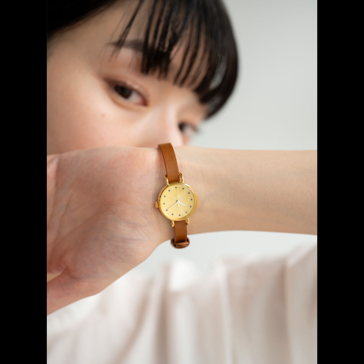 ＆Stories | 金沢職人金色の月に見惚れる腕時計　ライトブラウン