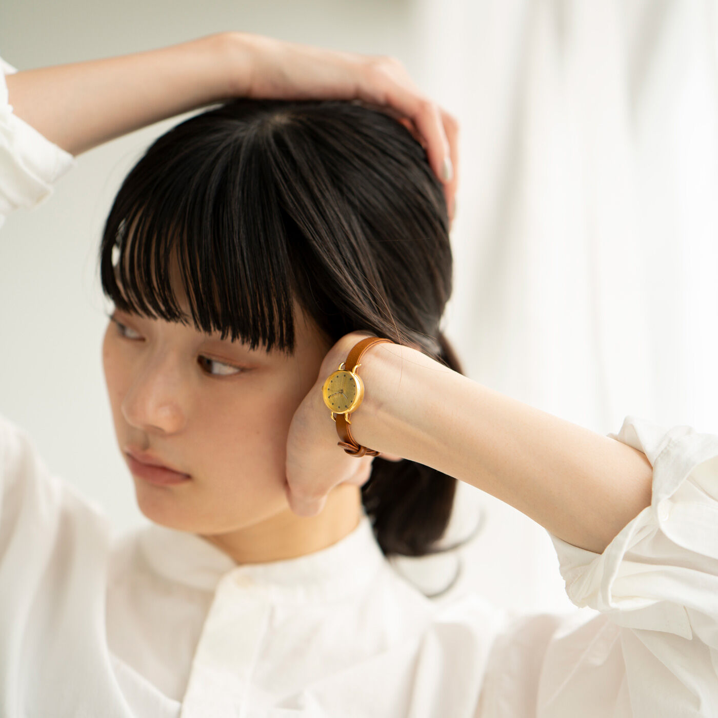 ＆Stories|金沢の時計職人が手掛けた　金色の月に見惚れる腕時計〈ライトブラウン〉