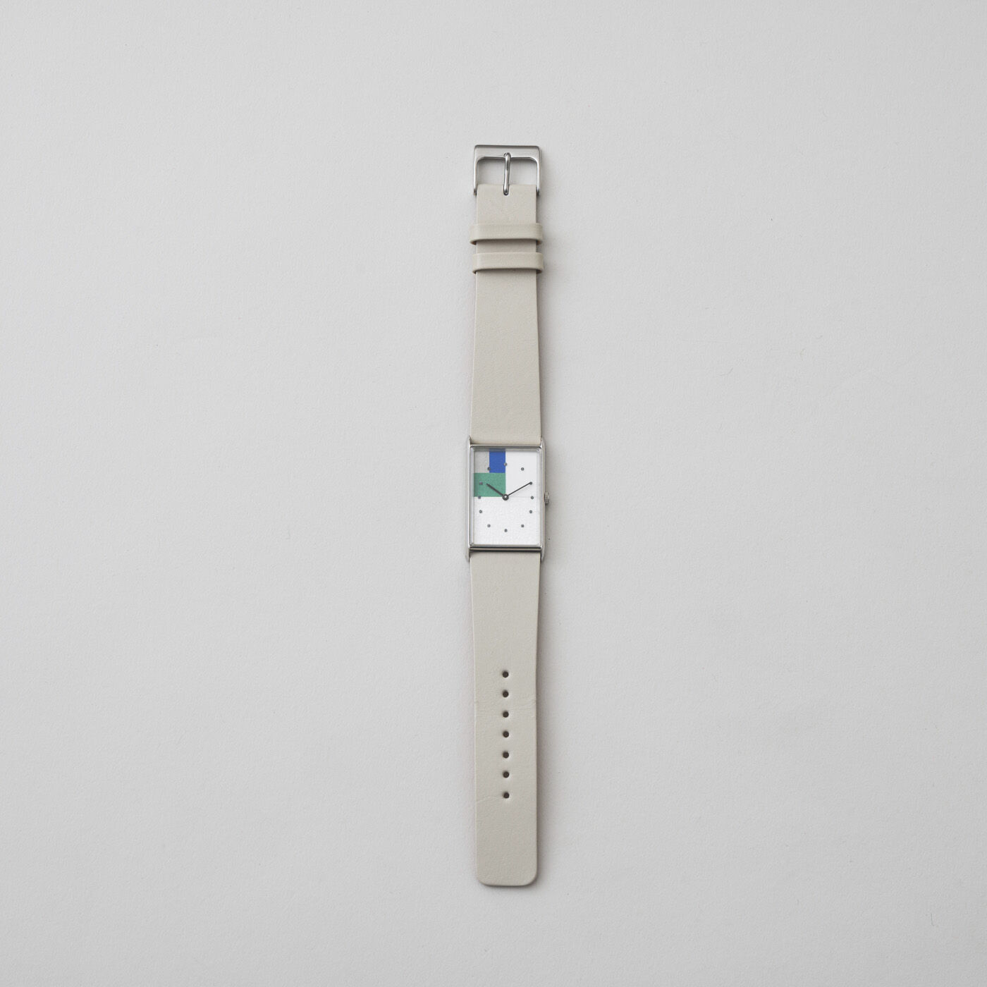 ＆Stories|金沢の時計職人が手掛けた 白銀比に見惚れる腕時計〈メルティングスノー・ニュートラルホワイト〉