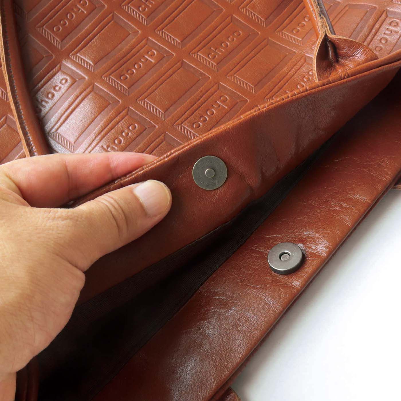 革職人づくり チョコレート型押しで誂えた 理想の本革お仕事鞄 