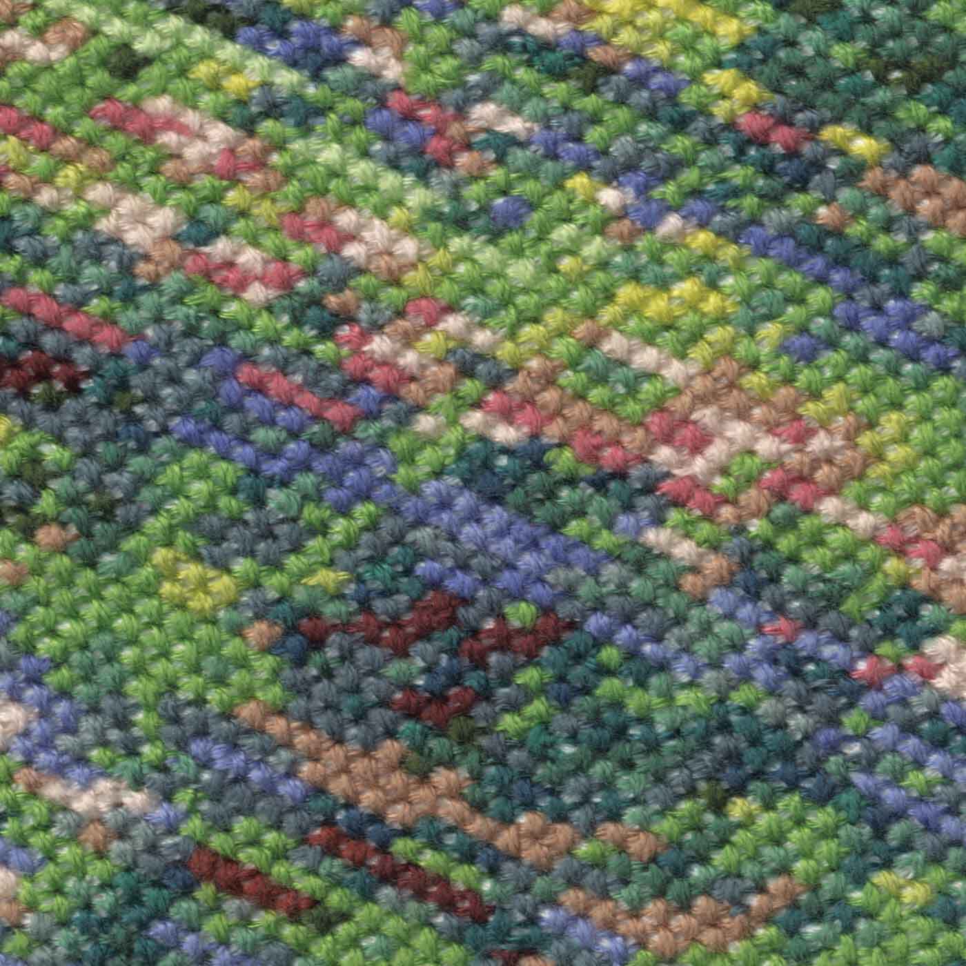 Couturier special|自然の美しさに魅せられて　 クロード・モネ「睡蓮の池」クロスステッチキット（大）|刺しゅう糸の濃淡で、繊細な色を再現。