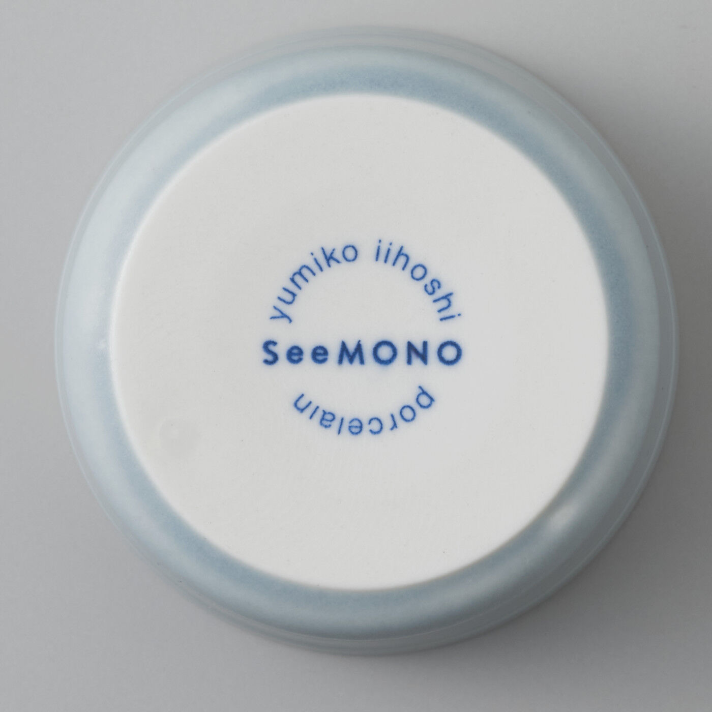 SeeMONO|ユミコ イイホシ ポーセリン 組み合わせが楽しいフリーカップの会|バックスタンプは、ユミコイイホシ ポーセリンとシーモノのダブルネームです。