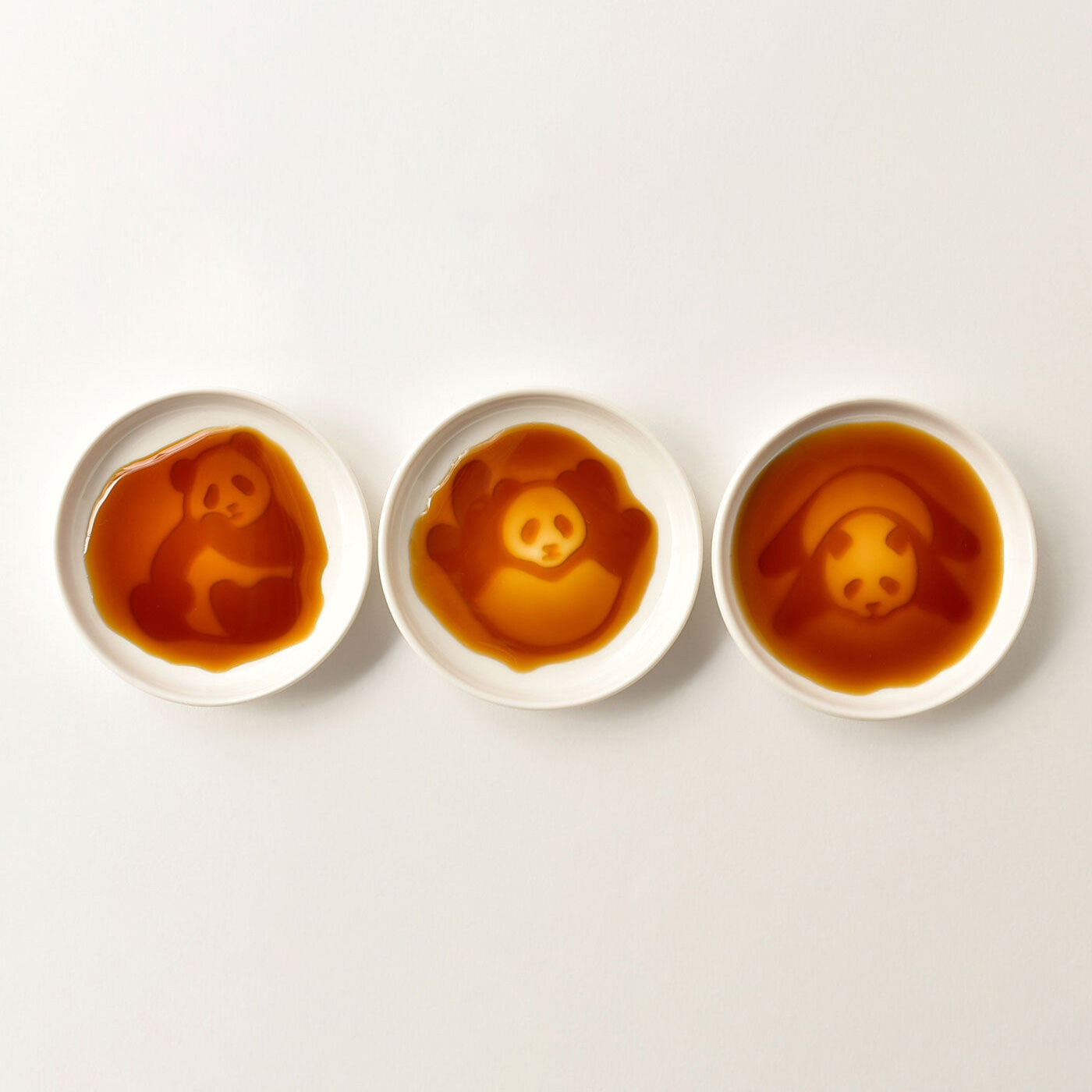 FELISSIMO PARTNERS | 隠れたパンダが現れるかわいい小皿３枚セット