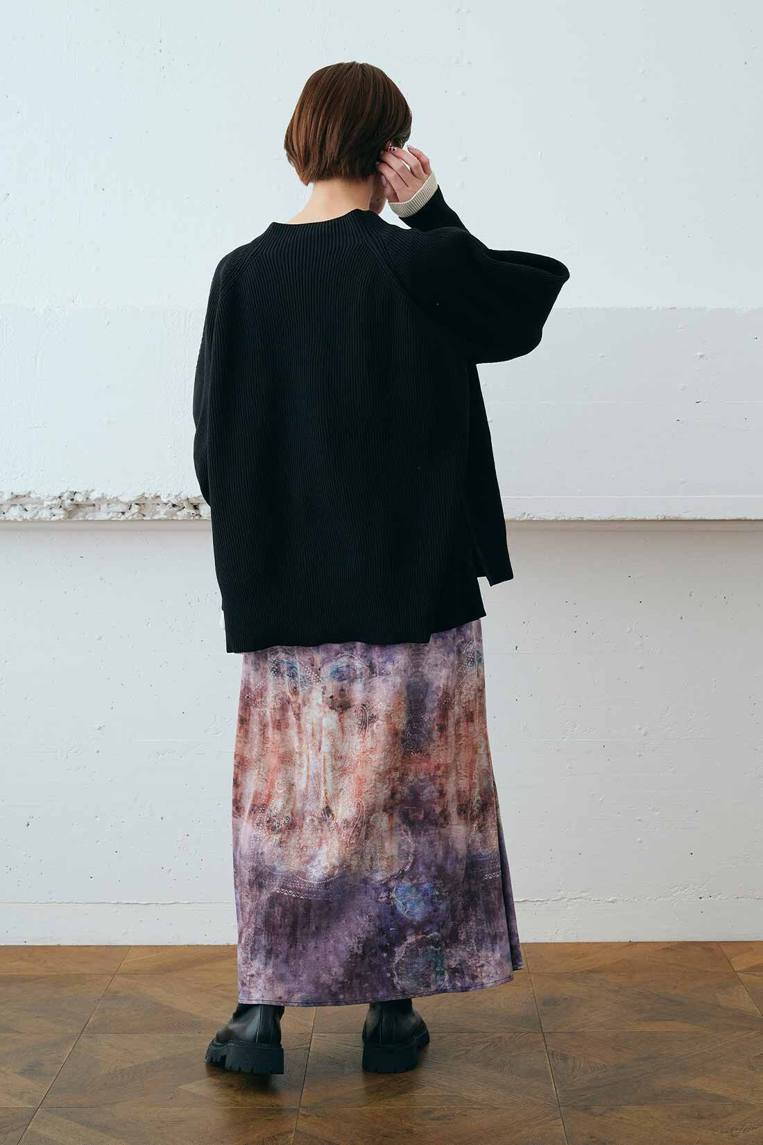 MEDE19F|MEDE19F　古着屋で見つけたような ペイズリー柄プリントのスカート〈パープル〉|モデル身長：162cm　着用サイズ：M