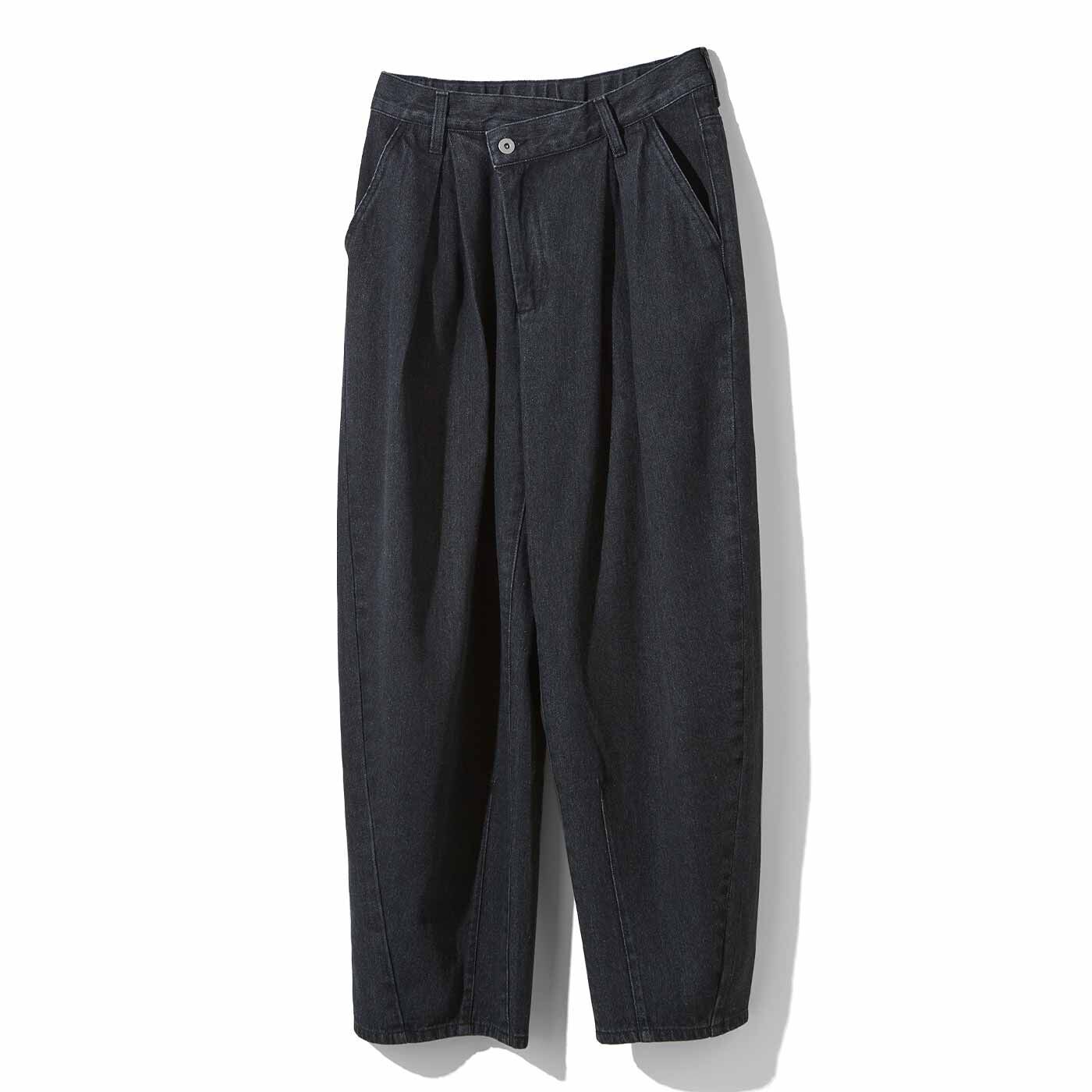 MEDE19F | カーヴィーシルエットのブラックデニムパンツ〈ブラック〉