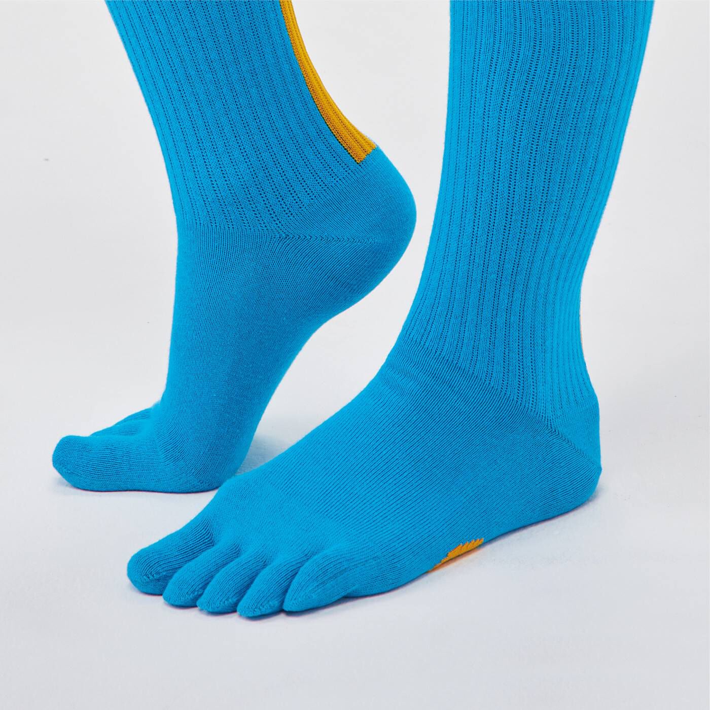 USEDo|【8月分以降お届け】USEDo　ネオンカラーで足もとから元気に　おしゃれの決め手になるユニセックス５本指ソックスの会|指先とかかと部分は補強糸を入れて、やぶれにくい設計に。