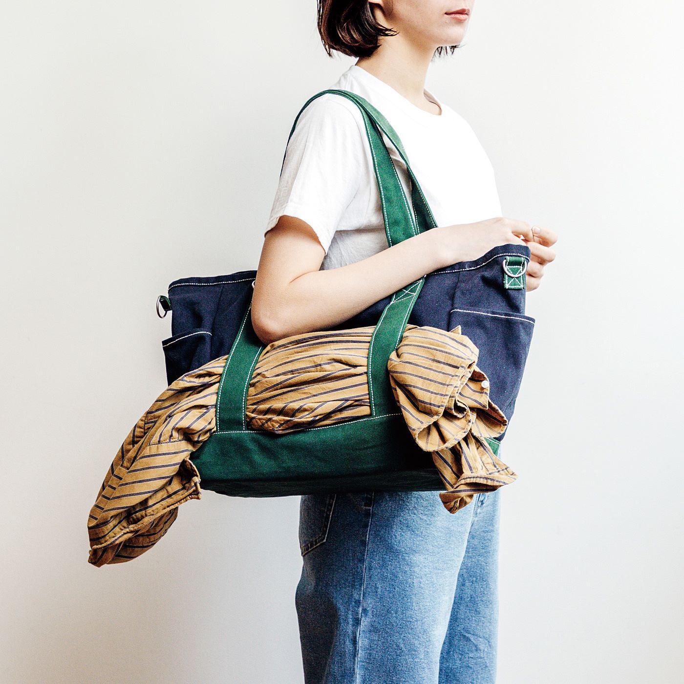 USEDo|古着屋さんで見つけたようなたっぷり収納キャンバスバッグの会|肩掛けしやすい長めの持ち手。