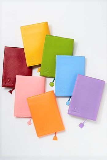 OSYAIRO|OSYAIRO　フォトポケット付き文庫本＆手帳カバー〈赤〉|カラーは全部で7色。あなたの推し色ありますか？