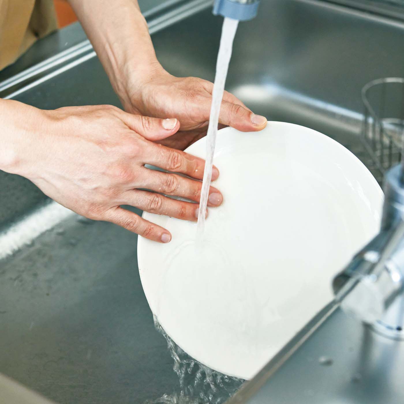 フェリシモの雑貨 Kraso|1/d DISH SOAP 食器用洗剤原液（詰め替え用）の会|界面活性剤配合が少ないため、手肌にやさしい。