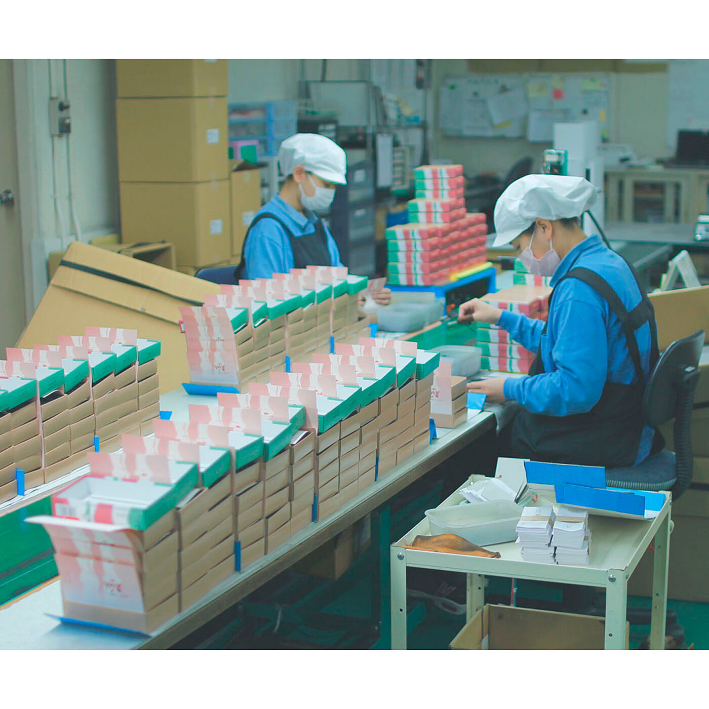 フェリシモの雑貨 Kraso|KAWAII COMPANY　淡路島で128年の技術が香る ネオクラシックな糸のお香の会|工場見学の様子は、KAWAII COMPANYのnoteでご紹介しています。ぜひご覧ください♪