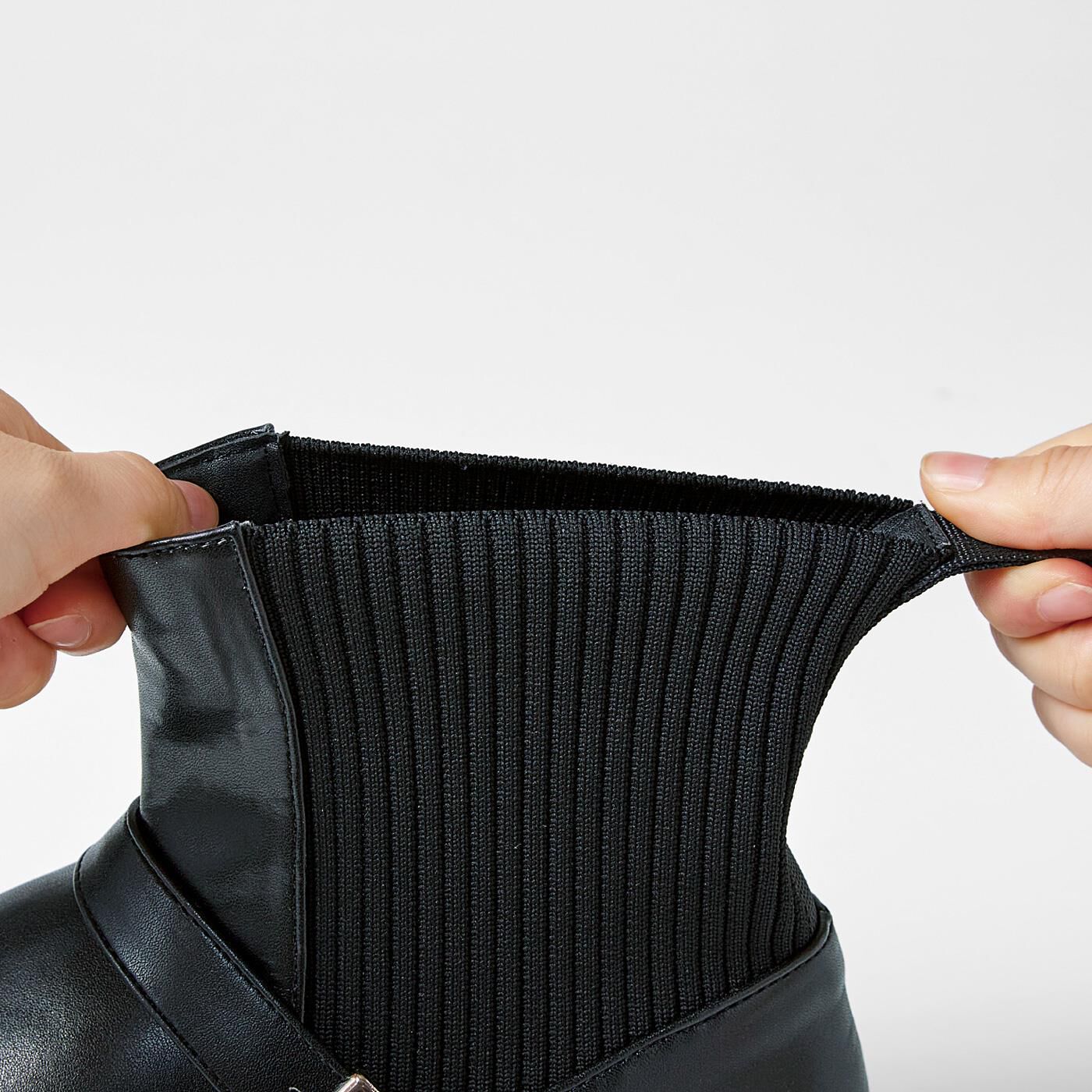 フェリシモの雑貨 Kraso|UP.de　ベルトが上品見え　ニット遣いで着脱らく　防水仕様ブーツ〈ブラック〉|伸縮するニット素材で脱ぎ履きらくちん。