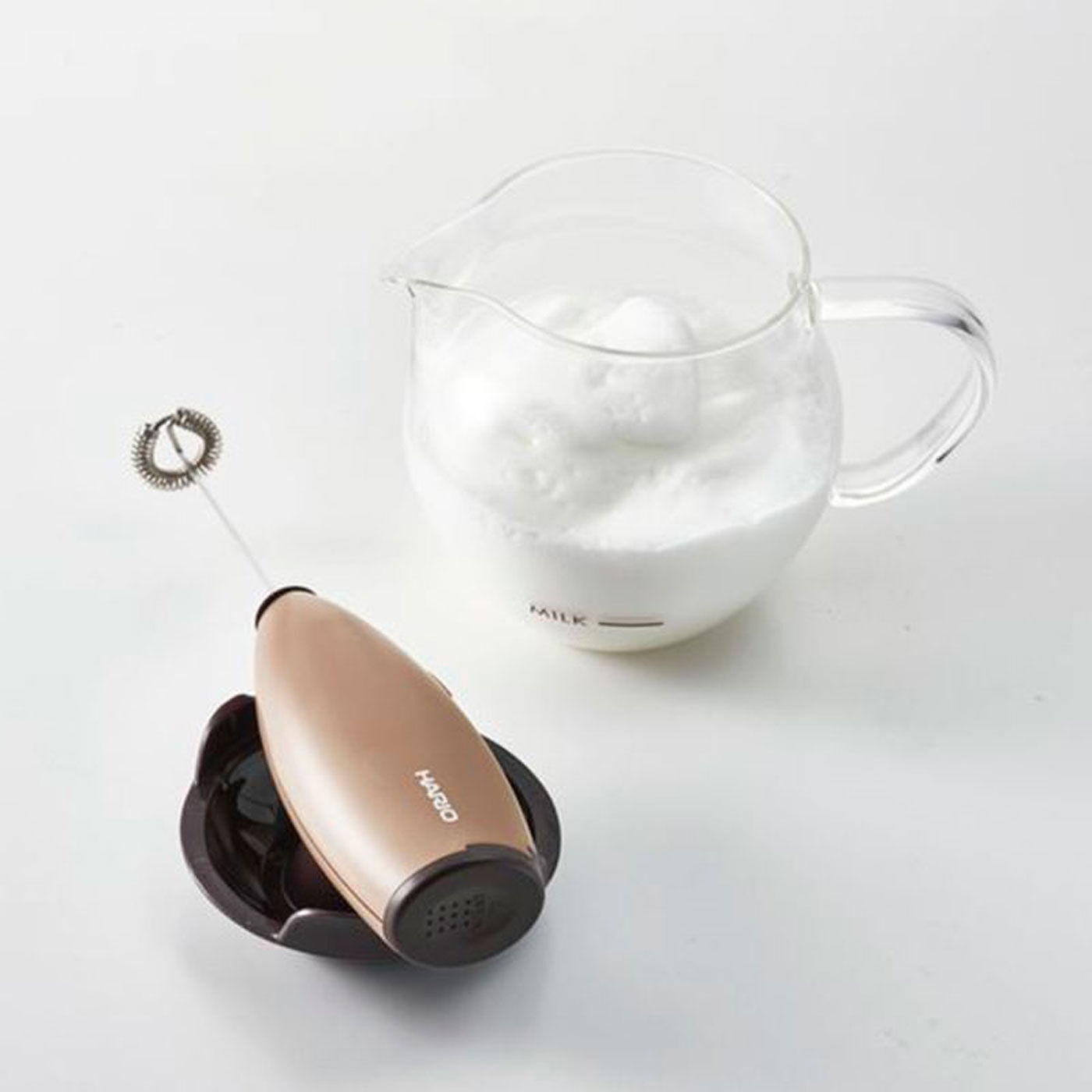 フェリシモの雑貨 Kraso|ふわふわミルクフォームが簡単に 耐熱ガラスボウル付きミルククリーマー|きめ細かく滑らかなミルクフォームの完成