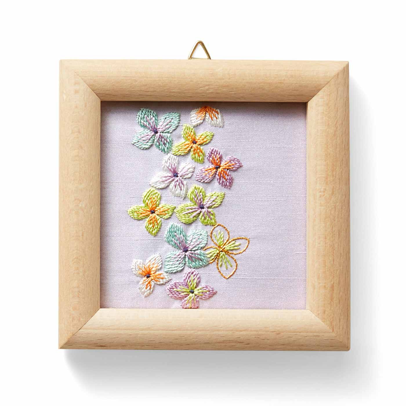 Couturier|日本刺しゅうにあこがれて　絹糸の優美な輝き文様フレームの会|紫陽花