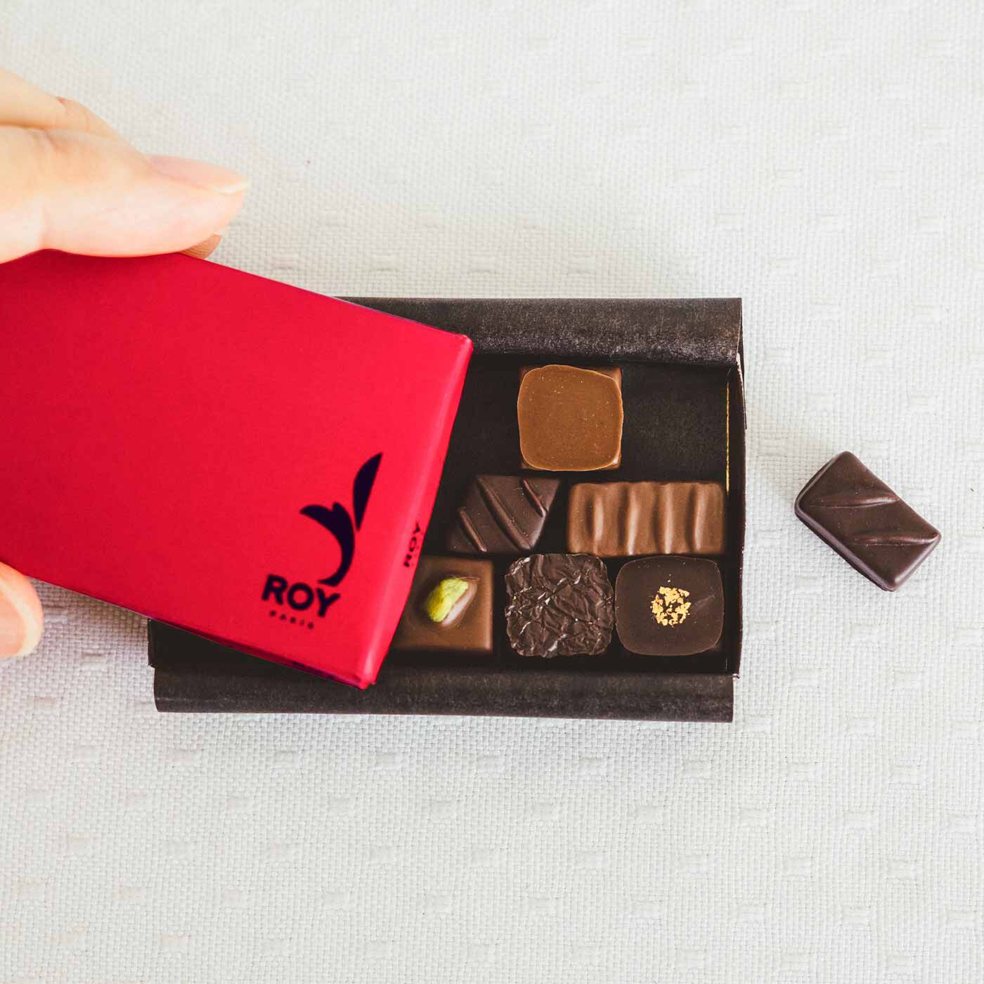 Couturier|「幸福（しあわせ）のチョコレート」とコラボ 樹脂粘土で作る 食べられないチョコレートの会|組み立てて作れる、ミニチュアをしまう箱も毎回セット。