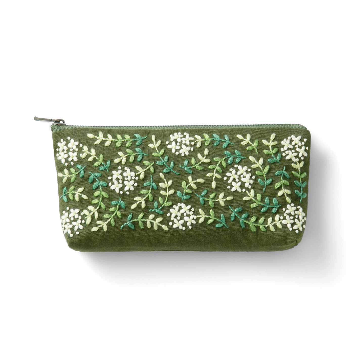 フェリシモ　大人カラーの色遣い花園刺しゅう布小物　刺繍キット