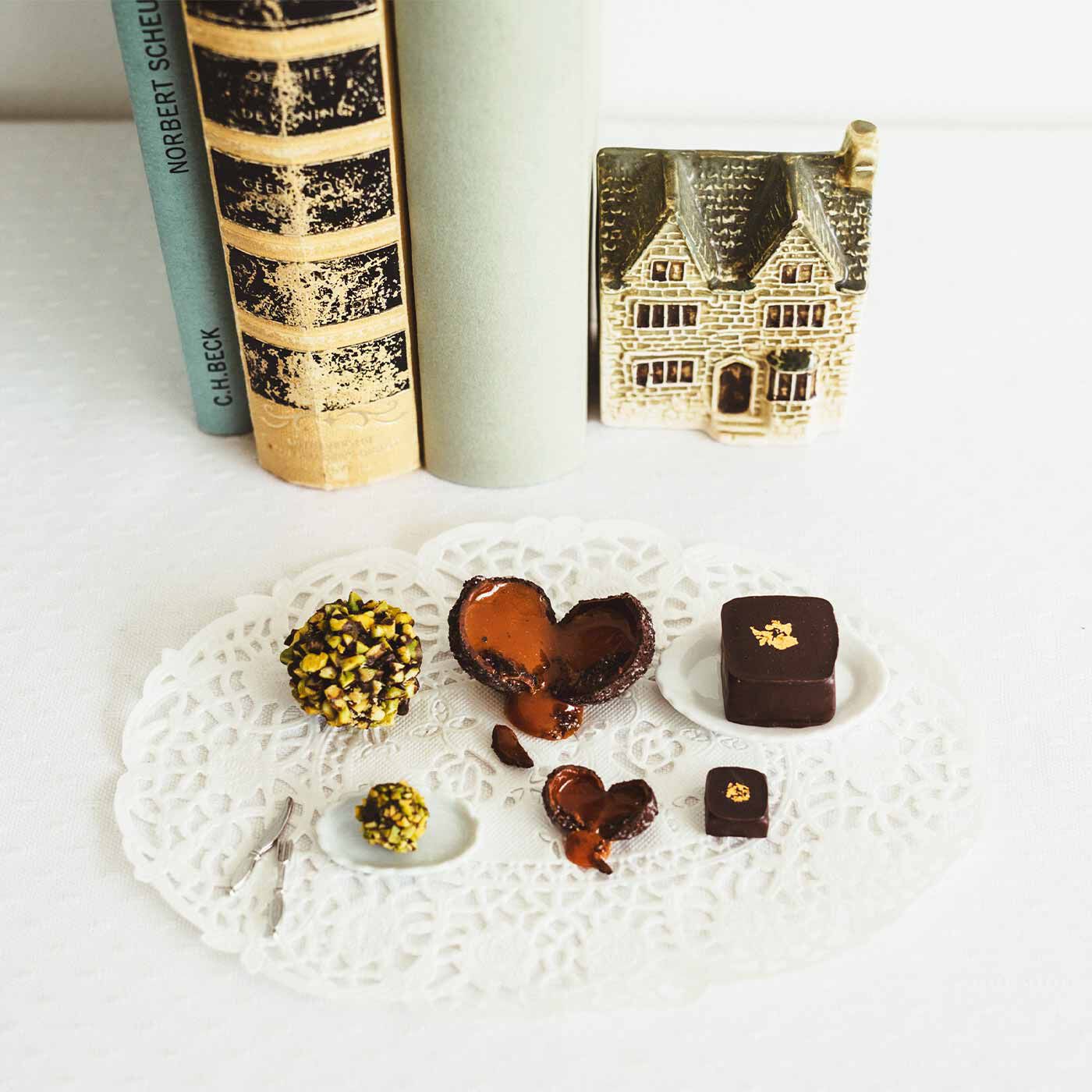 Couturier|「幸福（しあわせ）のチョコレート」とコラボ 樹脂粘土で作る 食べられないチョコレートの会|余った材料で、ミニチュアサイズにもトライ！