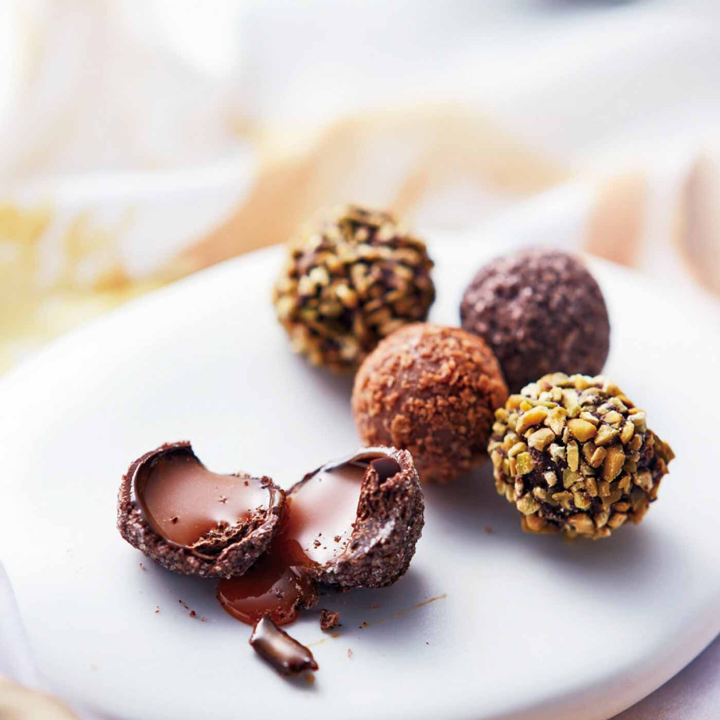 Couturier|「幸福（しあわせ）のチョコレート」とコラボ 樹脂粘土で作る 食べられないチョコレートの会|「幸福（しあわせ）のチョコレート」の大人気チョコレート。パリの老舗チョコレート店「ROY（ロワ）」とコラボして作りました。