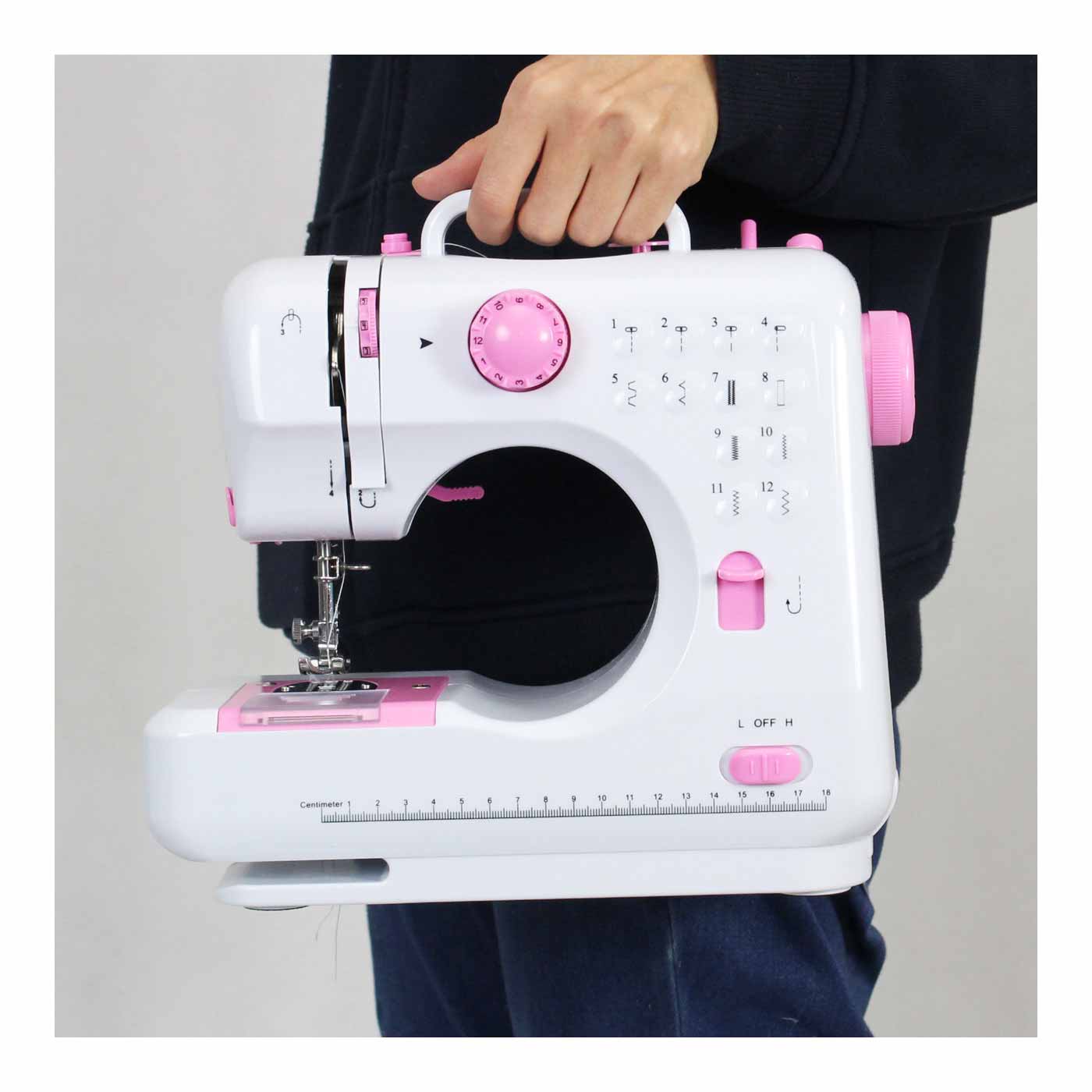 12種類の縫い目で縫える かわいいコンパクト電動ミシン ピンク フレーム はさみなどツール 手づくり素材 道具 手芸 手づくりキット バイヤーセレクトの通販 フェリシモパートナーズ