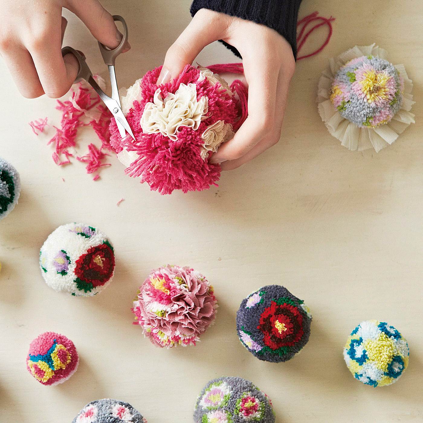 色とりどりの模様にひかれる お花ポンポン その他手芸 手づくりキット 手芸 手づくりキット レディースファッション 雑貨のアウトレット通販 Real Stock