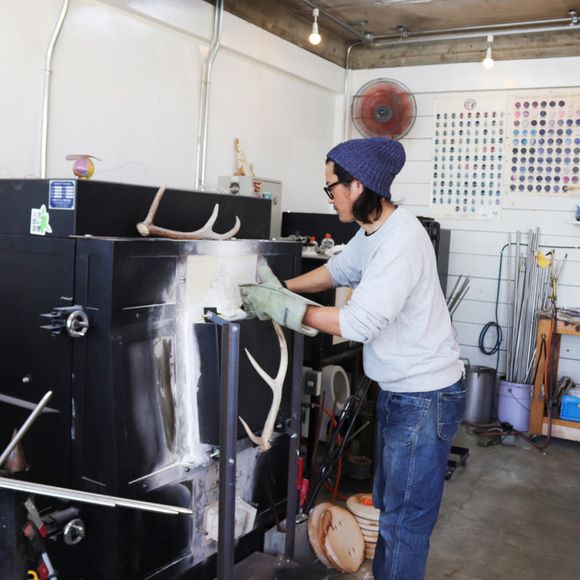 年に一度だけ作る、空と海が溶け込んだグラス。