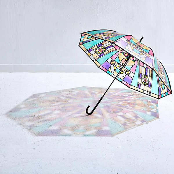 広げればあこがれの世界ステンドグラスの傘