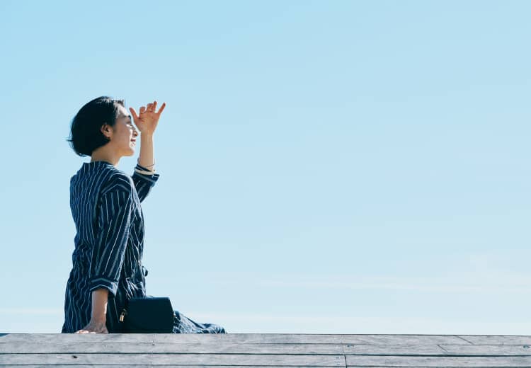 素材と色柄にこだわり、何度もデザインに工夫を重ね、大人の女性が自信を持って着こなせる服を目指して、愛情を もってつくりました。